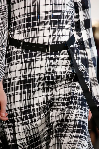 Look 19